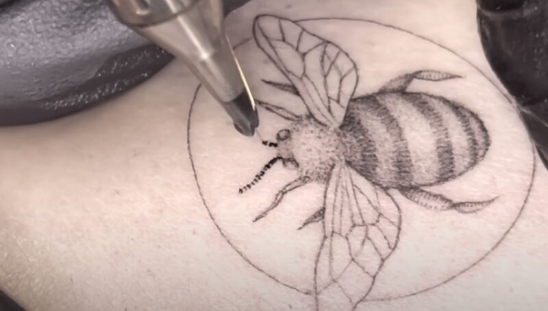 bee tatoo